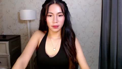 Snapshot of yourdreamgirlgwen chatting on 06.24.26 GWENI online show from 06.24.26