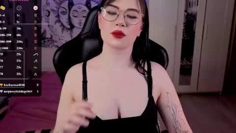 Snapshot of yourejustatoy chatting on 06.12.26 Lilly online show from 06.12.26