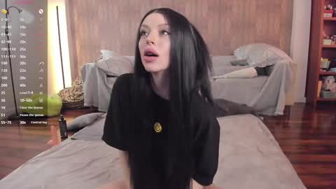 Mary online show from 10.27.25