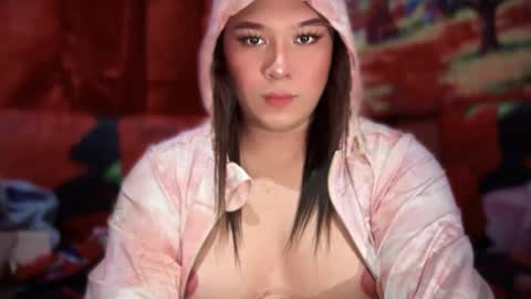 Snapshot of yourfairy_amoreen chatting on 12.01.25 yourfairy_amoreen online show from 12.01.25