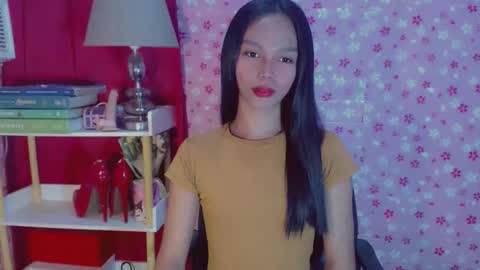 Snapshot of yourfavoratericcie chatting on 11.14.25 RICCIE MAE online show from 11.14.25