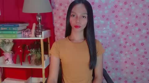 Snapshot of yourfavoratericcie chatting on 11.19.25 RICCIE MAE online show from 11.19.25