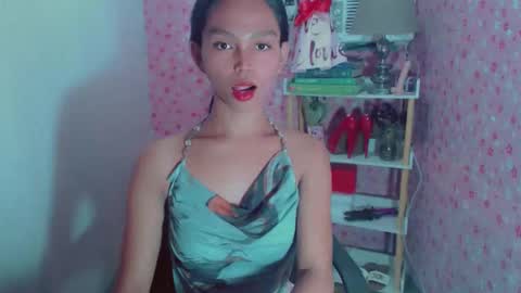 Snapshot of yourfavoratericcie chatting on 11.24.25 RICCIE MAE online show from 11.24.25