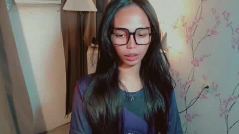 Snapshot of yourfavoratericcie chatting on 12.16.25 RICCIE MAE online show from 12.16.25