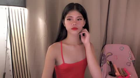 Snapshot of yourfavoratevivian chatting on 06.17.26 Vivian online show from 06.17.26