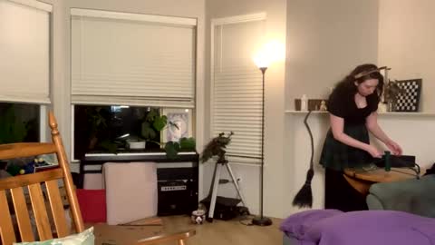 Sarlei Sar-uh-lie online show from 11.29.25