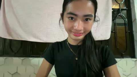 Snapshot of yourgirlsweet_kishia chatting on 07.17.26 yourgirlsweet_kishia online show from 07.17.26