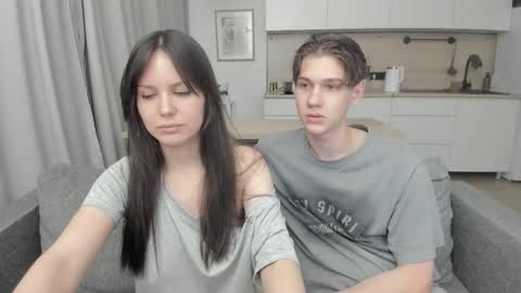 Snapshot of yourher0in chatting on 10.19.25 Aida online show from 10.19.25