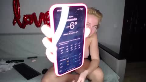 Snapshot of yourhotdream1 chatting on 02.23.25 Iamyourdream online show from 02.23.25