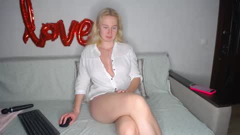 Snapshot of yourhotdream1 chatting on 02.27.25 Iamyourdream online show from 02.27.25