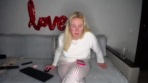 Snapshot of yourhotdream1 chatting on 03.07.25 Iamyourdream online show from 03.07.25