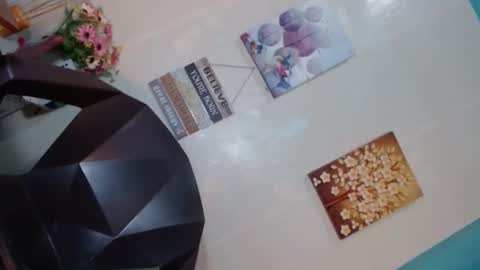 Mauie  online show from 02.04.25