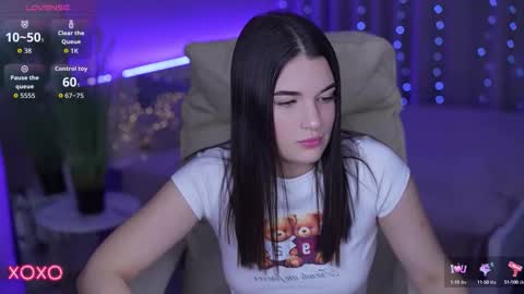 L O L A online show from 10.16.25