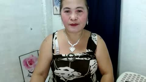 Snapshot of yourlove_regine chatting on 09.23.25 Regine online show from 09.23.25