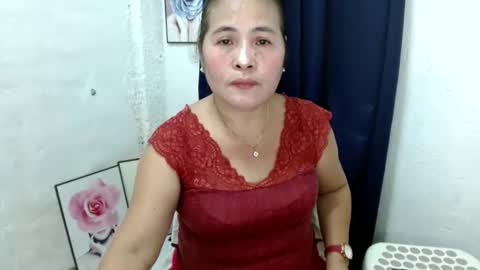 Snapshot of yourlove_regine chatting on 10.23.25 Regine online show from 10.23.25