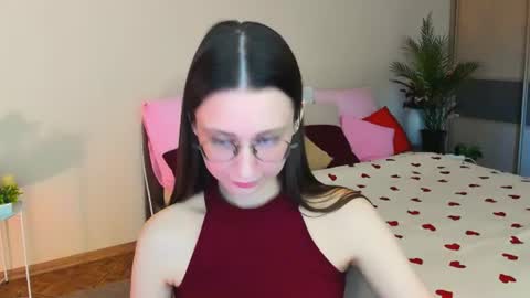 Snapshot of yourlovelystoryy chatting on 07.03.26 Vetta online show from 07.03.26