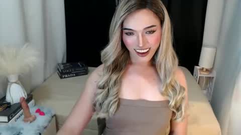 TIFFANY SUCKING QUEEN online show from 03.29.26