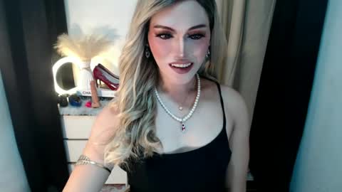 TIFFANY SUCKING QUEEN online show from 06.24.26