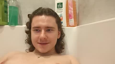 Snapshot of yourpantyhosesla_ve chatting on 11.15.25 Nylon slave online show from 11.15.25