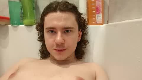 Snapshot of yourpantyhosesla_ve chatting on 11.16.25 Nylon slave online show from 11.16.25