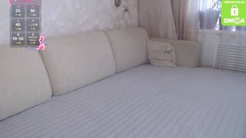 Snapshot of yourplanetoflove chatting on 01.11.25 matypleazure online show from 01.11.25