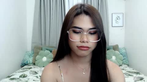 Snapshot of yourprettyblythe_ts chatting on 01.10.26 yourprettyblythe_ts online show from 01.10.26