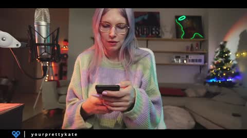 Snapshot of yourprettykate_ chatting on 12.14.24 online show from 12.14.24