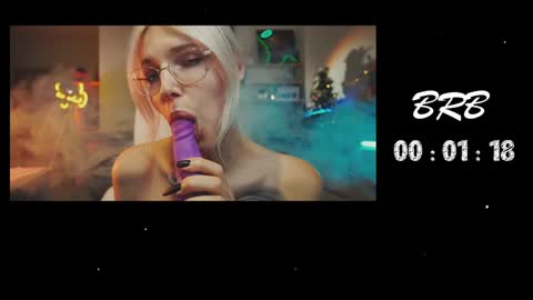 Snapshot of yourprettykate_ chatting on 12.15.24 online show from 12.15.24