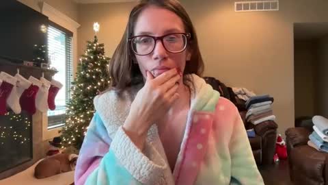 Snapshot of yourstrulylivy chatting on 12.18.24 yourstrulylivy online show from 12.18.24