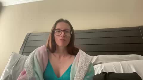 Snapshot of yourstrulylivy chatting on 01.10.25 yourstrulylivy online show from 01.10.25