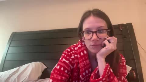 Snapshot of yourstrulylivy chatting on 02.10.25 yourstrulylivy online show from 02.10.25