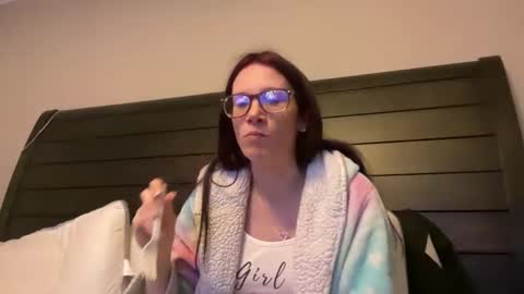 Snapshot of yourstrulylivy chatting on 03.10.25 yourstrulylivy online show from 03.10.25