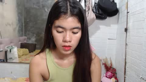 Snapshot of yoursweet_asian20 chatting on 12.27.24 Maddie online show from 12.27.24