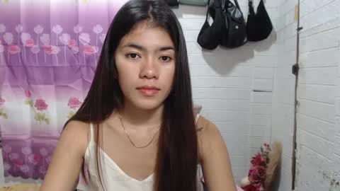 Snapshot of yoursweet_asian20 chatting on 01.28.25 Maddie online show from 01.28.25