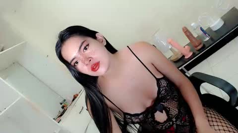 Snapshot of yoursweetdreamx chatting on 05.30.26 yoursweetdreamx online show from 05.30.26
