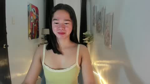 Snapshot of yourtinybunny chatting on 09.25.25 yourtinybunny online show from 09.25.25