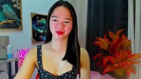 Snapshot of yourtinybunny chatting on 12.03.25 yourtinybunny online show from 12.03.25