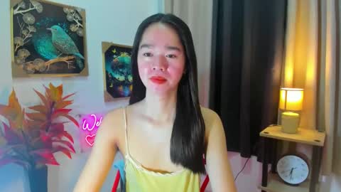 Snapshot of yourtinybunny chatting on 04.15.26 yourtinybunny online show from 04.15.26