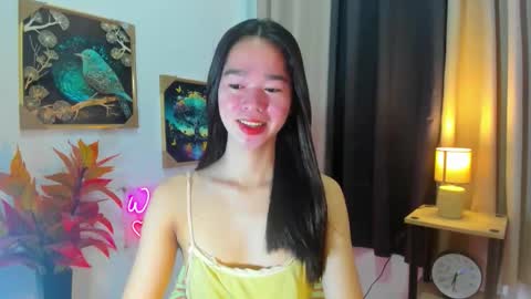 Snapshot of yourtinybunny chatting on 04.15.26 yourtinybunny online show from 04.15.26