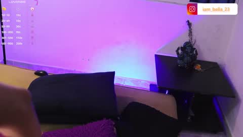 Bella- Independert Model online show from 01.03.25