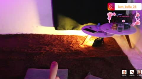 Bella- Independert Model online show from 07.27.26