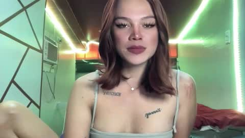 Snapshot of yourwildestdreamgirl chatting on 06.11.26 ANDREA online show from 06.11.26