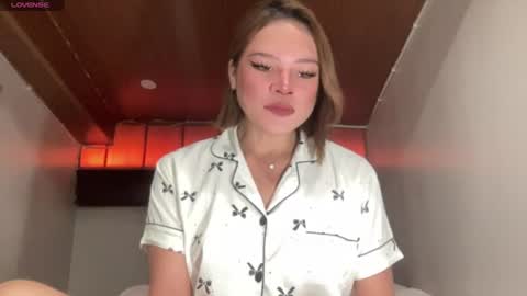 Snapshot of yourwildestdreamgirl chatting on 06.24.26 ANDREA online show from 06.24.26