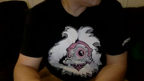 Snapshot of yque2 chatting on 02.15.26 yque online show from 02.15.26