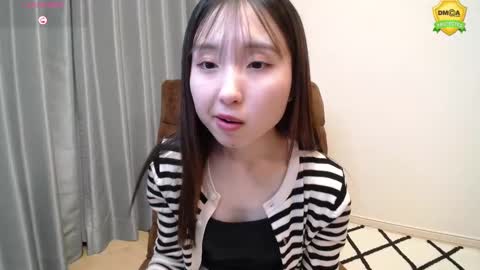 yui_x online show from 02.27.25