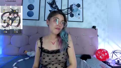 Snapshot of yukki_kuran chatting on 02.22.25 Yukki Kuran online show from 02.22.25
