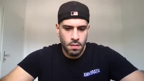 Snapshot of yul53 chatting on 10.18.25 yul53 online show from 10.18.25