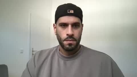 Snapshot of yul53 chatting on 10.23.25 yul53 online show from 10.23.25