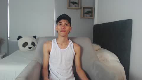 yulian_vasquez online show from 03.08.25