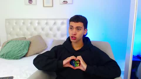 Snapshot of yulian_vasquez chatting on 02.24.26 yulian_vasquez online show from 02.24.26